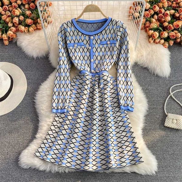 autumn korean fashion casual knitted sweater dres long sleeve a-line pearls buttons plaid mini vintage robe femme 211220, Black;gray
autumn korean fashion casual knitted sweater dres long sleeve a-line pearls buttons plaid mini vintage robe femme 211220, Black;gray