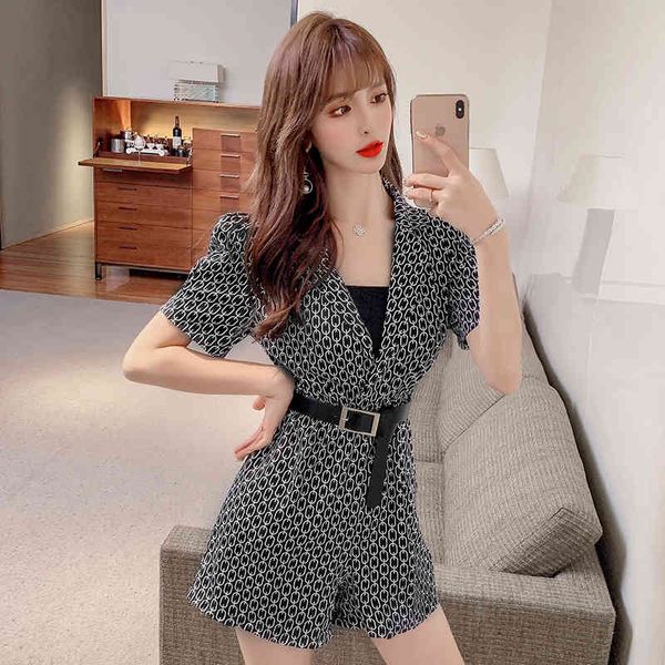 comelfashion printed casual female jumpsuit shorts summer shorts women v-neck puff sleeve straight shorts sashes black 210515, Black;white
comelfashion printed casual female jumpsuit shorts summer shorts women v-neck puff sleeve straight shorts sashes black 210515, Black;white