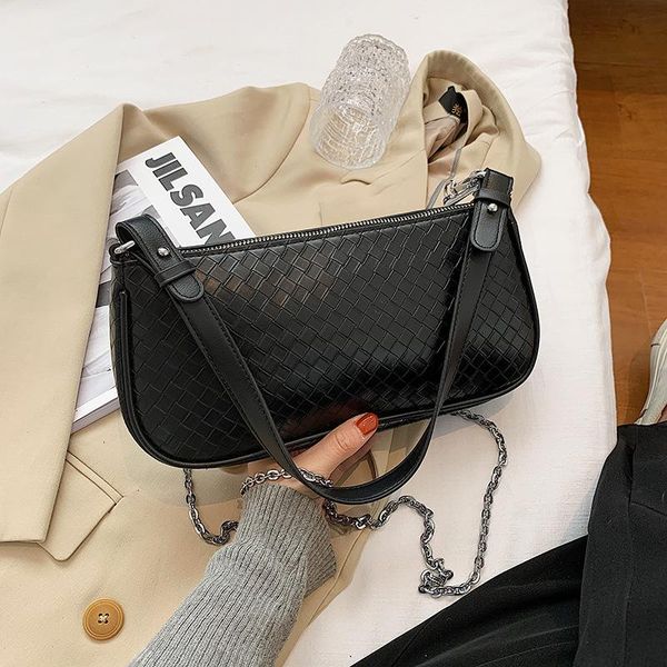 shoulder bags weave design luxury women's small underarm 2021 female fashion pu leather chain crossbody handbags
shoulder bags weave design luxury women's small underarm 2021 female fashion pu leather chain crossbody handbags