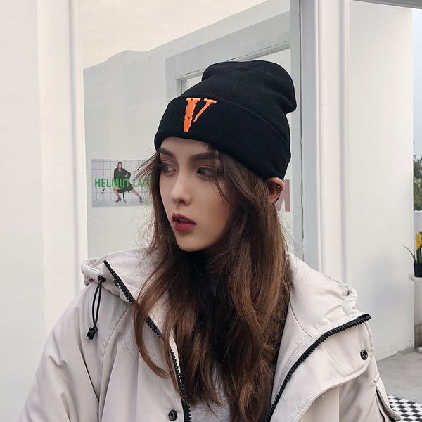 chao brand autumn winter v letter embroidered woolen male and female designer versatile couple knitted student cold hat, Blue;gray
chao brand autumn winter v letter embroidered woolen male and female designer versatile couple knitted student cold hat, Blue;gray