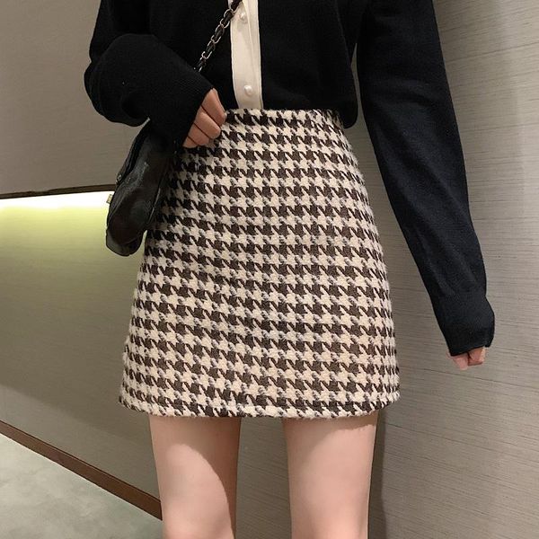 skirts fashion women's skirt woolen plaid high waist slim buttocks short mini woman black beige 1080
skirts fashion women's skirt woolen plaid high waist slim buttocks short mini woman black beige 1080