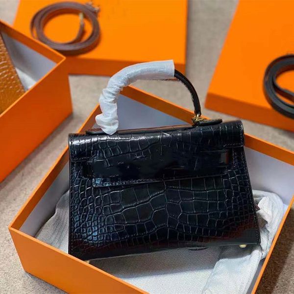 luxury crocodile pattern designer bag wallet shoulderbag fashionbag wrist strapbag messengerbag beachbag 25cm, Red;black
luxury crocodile pattern designer bag wallet shoulderbag fashionbag wrist strapbag messengerbag beachbag 25cm, Red;black