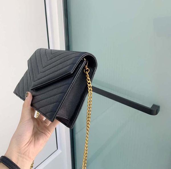 high-quality designer handbags, luxury wallets, clutch bags, ladies handbag, , underarm bag, large-capacity, multi-functional fashion ,big a, Black;red