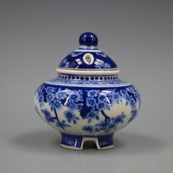 fragrance lamps chinese archaize qing dynasty kangxi flower pattern blue and white porcelain glaze three-legged incense burner
fragrance lamps chinese archaize qing dynasty kangxi flower pattern blue and white porcelain glaze three-legged incense burner