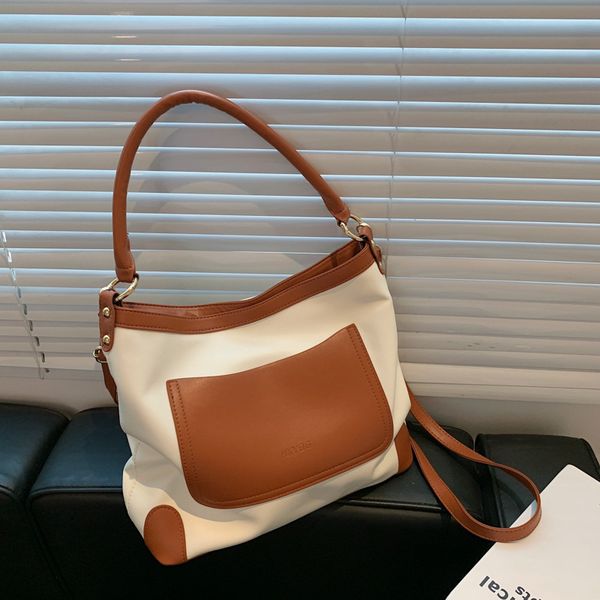 french style popular one shoulder bag womens 2021 autumn new contrast color pu tote bag fashion trend portable underarm womens bag
french style popular one shoulder bag womens 2021 autumn new contrast color pu tote bag fashion trend portable underarm womens bag