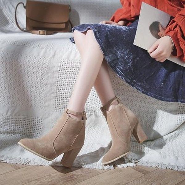 boots female spring and autumn 2021 wild matte thick with pointed high heels bare large size, Black
boots female spring and autumn 2021 wild matte thick with pointed high heels bare large size, Black