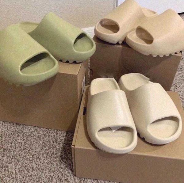 quality kanye slippers high west sandals shoes triple black white slides bone resin desert sand earth brown men womens 2021# summer luxurys
quality kanye slippers high west sandals shoes triple black white slides bone resin desert sand earth brown men womens 2021# summer luxurys