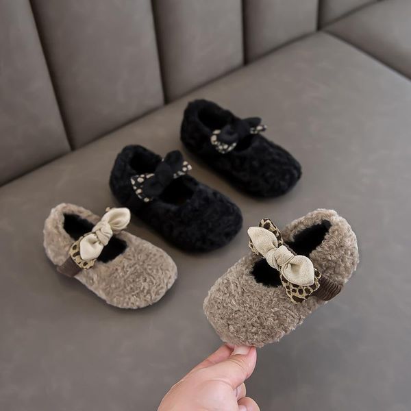 first walkers winter baby girls casual plush cotton shoes bow princess soft-soled children
first walkers winter baby girls casual plush cotton shoes bow princess soft-soled children