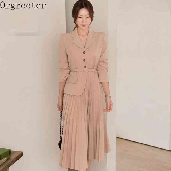 brand design spring fall runway long sleeve slim belt pleated dress for women fashion notched collar blazer dresses female 210525, Black;gray
brand design spring fall runway long sleeve slim belt pleated dress for women fashion notched collar blazer dresses female 210525, Black;gray