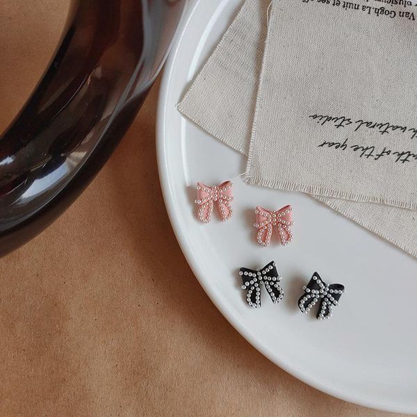 stud earrings small retro baking paint temperament black versatile powder cushion, Golden;silver
stud earrings small retro baking paint temperament black versatile powder cushion, Golden;silver