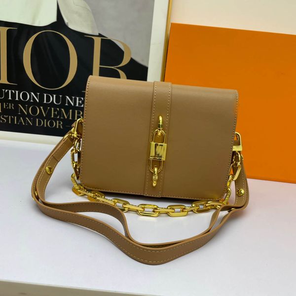 luxury big bucket chain sets small handbags shoulder bags purses crossbody bag retro decoration
luxury big bucket chain sets small handbags shoulder bags purses crossbody bag retro decoration
