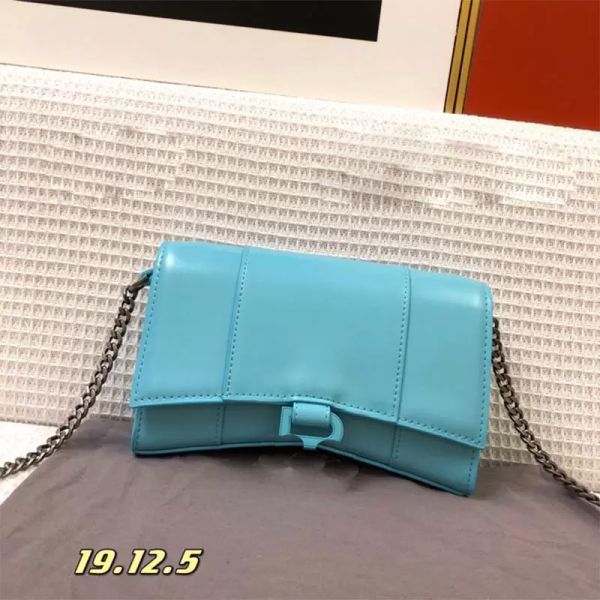 hourglass chain bags fashion woman shoulder bagsgenuine leather all-steel metal small crossbody bag exquisite and beautiful
hourglass chain bags fashion woman shoulder bagsgenuine leather all-steel metal small crossbody bag exquisite and beautiful
