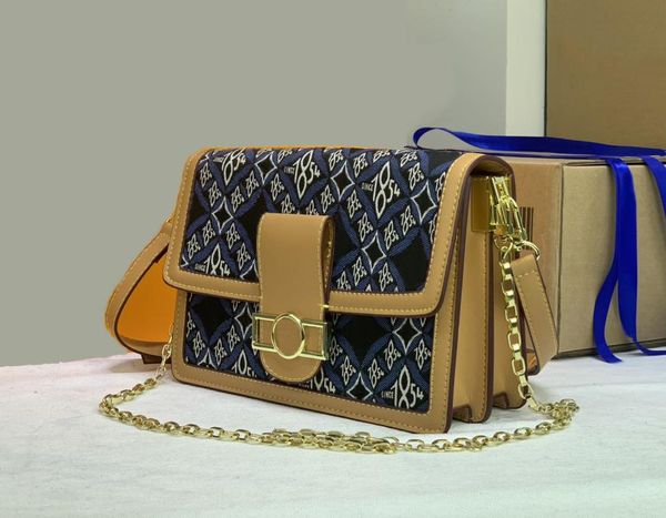 2021 fashion designers women handbags luxurys lady shoulder bags leather messenger bag classic flowers crossbody purses chains plaid totes m
2021 fashion designers women handbags luxurys lady shoulder bags leather messenger bag classic flowers crossbody purses chains plaid totes m