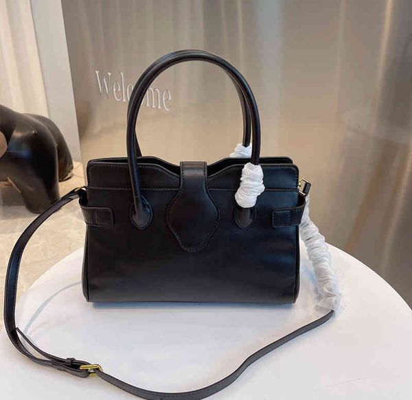 evening bags designer tote bag handbag shoulder handbags genuine leather high-quality different colors fashion brand various style
evening bags designer tote bag handbag shoulder handbags genuine leather high-quality different colors fashion brand various style