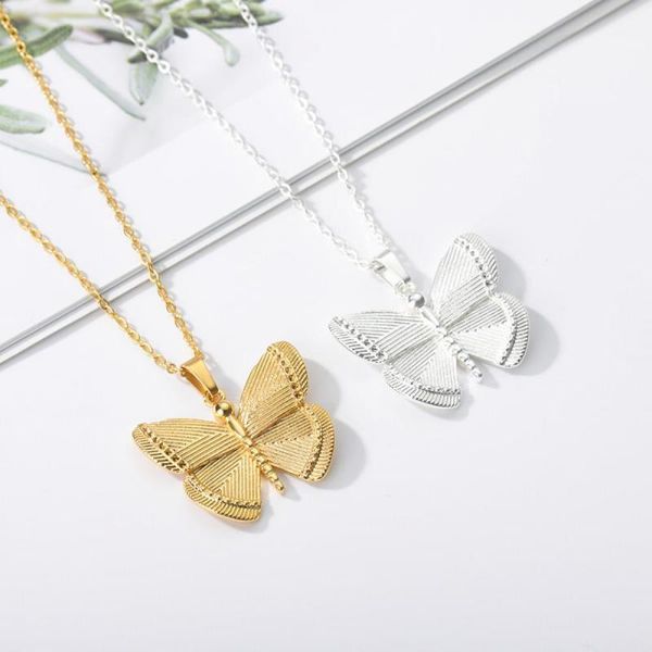 pendant necklaces glossy irregular pattern butterfly necklace lady clavicle chain fashion elegant party jewelry, Silver
pendant necklaces glossy irregular pattern butterfly necklace lady clavicle chain fashion elegant party jewelry, Silver