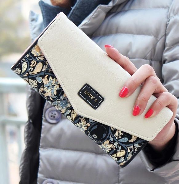 wallets ladies wallet korean version of the pastoral floral print envelope flap multifunctional folding long, Red;black
wallets ladies wallet korean version of the pastoral floral print envelope flap multifunctional folding long, Red;black