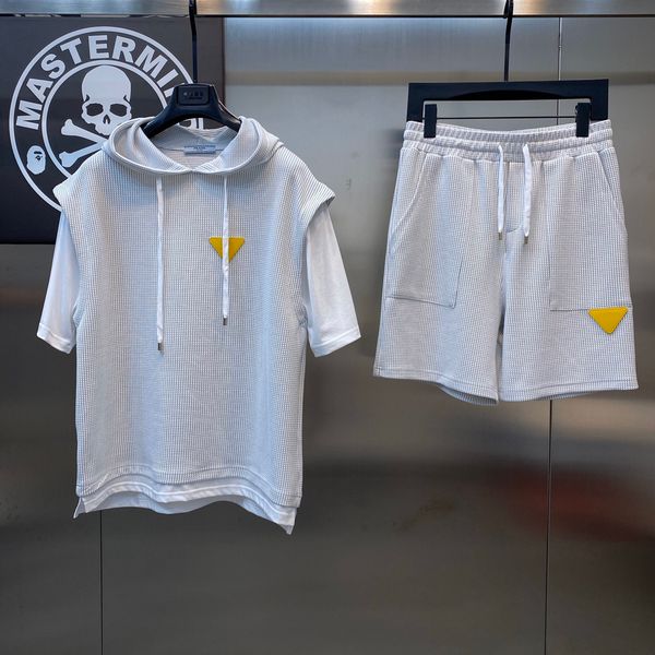 2021 summer men's fake two-piece casual suit men's hooded designer brand suit shorts t-shirt, Gray
2021 summer men's fake two-piece casual suit men's hooded designer brand suit shorts t-shirt, Gray