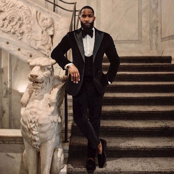 black velvet men's suit peaked lapel for wedding blazers three pieces male tuxedos groom wear with jackets
black velvet men's suit peaked lapel for wedding blazers three pieces male tuxedos groom wear with jackets