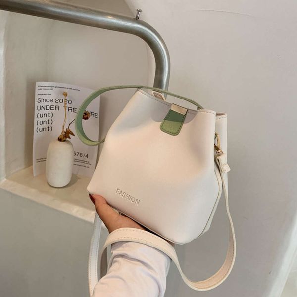 fashionable armpit bag 2021 fashion spring bucket large capacity single shoulder msenger bag women's
fashionable armpit bag 2021 fashion spring bucket large capacity single shoulder msenger bag women's
