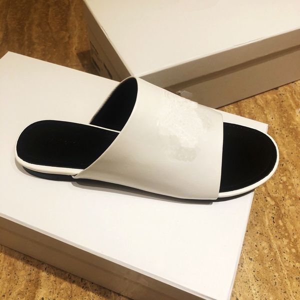 2020 new design square toe squre kitten heel slippers summer outdoor slip on dress shoes ladies elegant slides sandal 5.5cm heel, Black
2020 new design square toe squre kitten heel slippers summer outdoor slip on dress shoes ladies elegant slides sandal 5.5cm heel, Black