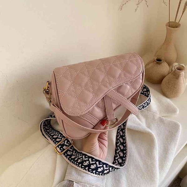 retro saddle bag new in spring and summer of 2021 women's single shoulder messenger portable fashion versatile star zly zly bags handba
retro saddle bag new in spring and summer of 2021 women's single shoulder messenger portable fashion versatile star zly zly bags handba