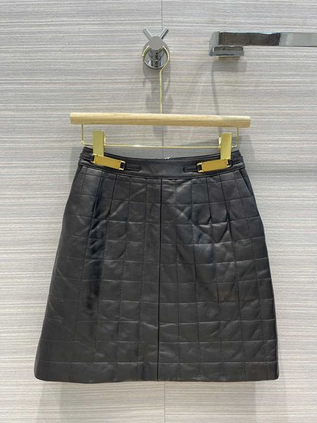 early ab29372 2021 autumn women's clothing temperament intellectual commuter plaid embossed high waist bag hip leather skirt, Black
early ab29372 2021 autumn women's clothing temperament intellectual commuter plaid embossed high waist bag hip leather skirt, Black