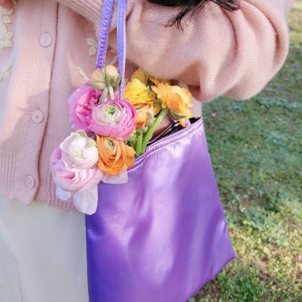 satin women's purse handbags vintage 2021 ladies small shoulder bag fashion design girls mini tote shopping bags evening
satin women's purse handbags vintage 2021 ladies small shoulder bag fashion design girls mini tote shopping bags evening