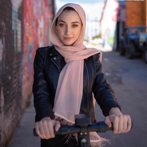 scarves fashionable soft chiffon scarf single head feather scaves splicing shawls wrap muslim hijab female foulard bandana, Blue;gray
scarves fashionable soft chiffon scarf single head feather scaves splicing shawls wrap muslim hijab female foulard bandana, Blue;gray