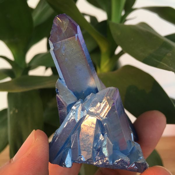 rare and beautiful blue flame halo quartz crystal cluster specimens 40-50
rare and beautiful blue flame halo quartz crystal cluster specimens 40-50