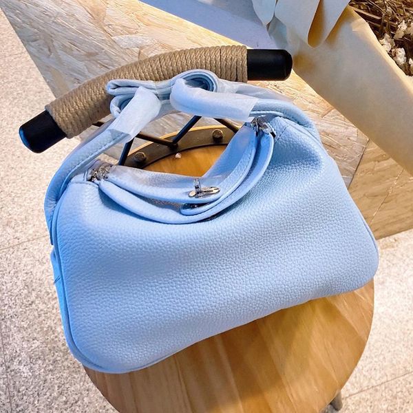 totes shoulder bags designer luxury handbags tote bag handbag genuine leather high-quality fashion brand with original box 6 colors size 26c
totes shoulder bags designer luxury handbags tote bag handbag genuine leather high-quality fashion brand with original box 6 colors size 26c