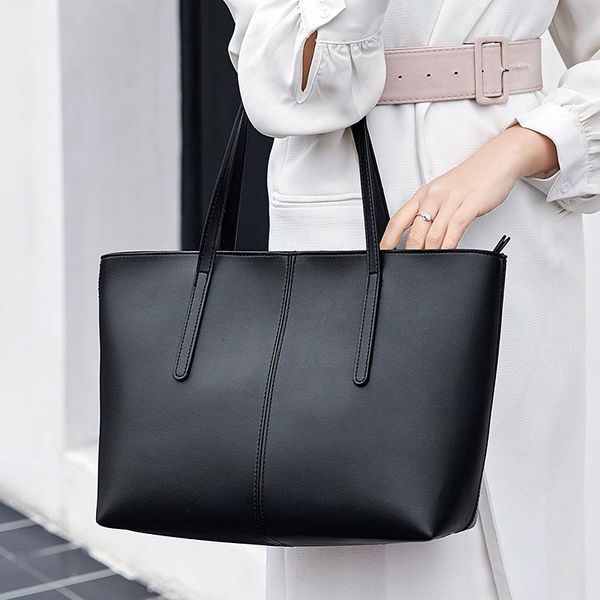 Evening Bags Women's Shoulder Bag Fashion Large Capacity Handbag Shopping Luxury Designer Leather Wrist
Evening Bags Women's Shoulder Bag Fashion Large Capacity Handbag Shopping Luxury Designer Leather Wrist