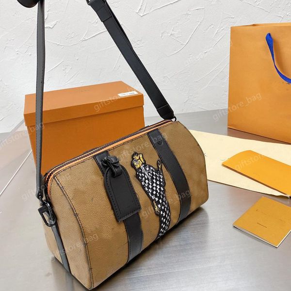 2021 handbag pillow shoulder bag mini totes crossbody bags canvas genuine leather classic l letter embroidered cartoon figure removable adju
2021 handbag pillow shoulder bag mini totes crossbody bags canvas genuine leather classic l letter embroidered cartoon figure removable adju