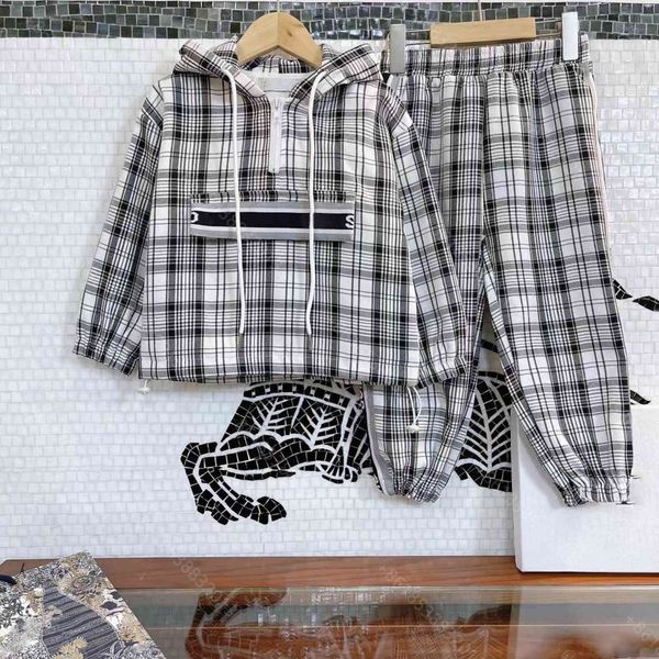 2021 designer kids tracksuit set fashion hoodies pants 2 piece suit winter striped zipper sportswear brand letter logo embroidery baby cloth, White
2021 designer kids tracksuit set fashion hoodies pants 2 piece suit winter striped zipper sportswear brand letter logo embroidery baby cloth, White