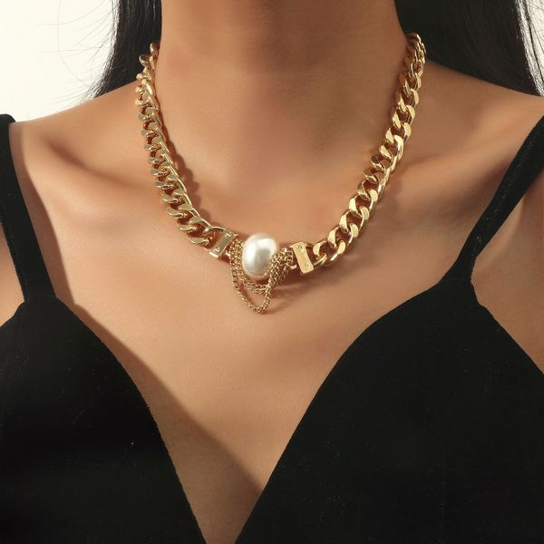 hip hop wind tank chain imitation pearl geometry concentric lock pendant fashion alloy necklace, Silver
hip hop wind tank chain imitation pearl geometry concentric lock pendant fashion alloy necklace, Silver