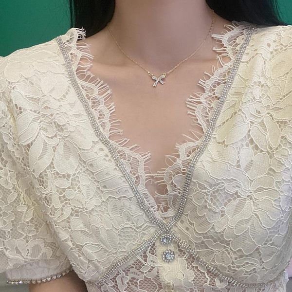 pendant necklaces super flashing bow necklace clavicle chain women's niche design sense suitable for summer neck decoration, Silver
pendant necklaces super flashing bow necklace clavicle chain women's niche design sense suitable for summer neck decoration, Silver