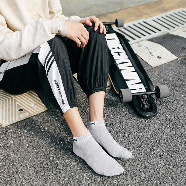spring and summer korean boat heel letter m shallow mouth men's zhuji socks, Black
spring and summer korean boat heel letter m shallow mouth men's zhuji socks, Black