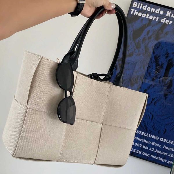 wide woven canvas minimalism leisure shopping bag same style large capacity one-shoulder portable tote
wide woven canvas minimalism leisure shopping bag same style large capacity one-shoulder portable tote