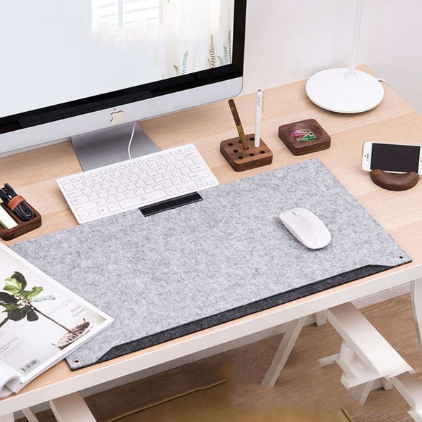 the mouse pad simple double-layer computer game super large felt warm office desk mouse mat in winter
the mouse pad simple double-layer computer game super large felt warm office desk mouse mat in winter