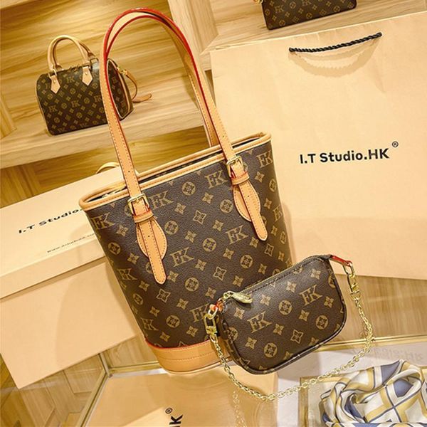 evening bags 100% genuine leather large-capacity portable vegetable basket female bucket bag fashion printing shoulder bolso
evening bags 100% genuine leather large-capacity portable vegetable basket female bucket bag fashion printing shoulder bolso