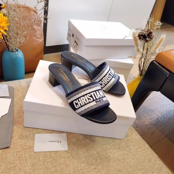 embroidered slippers women's thick heeled sandals flat shoes 2021 summer new d letter leisure vacation wear sheepskin, Black
embroidered slippers women's thick heeled sandals flat shoes 2021 summer new d letter leisure vacation wear sheepskin, Black