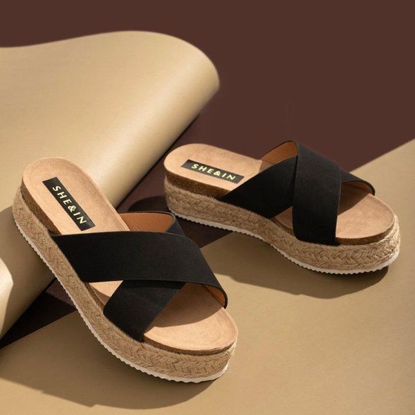slippers 2021 large size casual sandals women's solid color platform crossover confortable thick bottom ladies shoes, Black
slippers 2021 large size casual sandals women's solid color platform crossover confortable thick bottom ladies shoes, Black