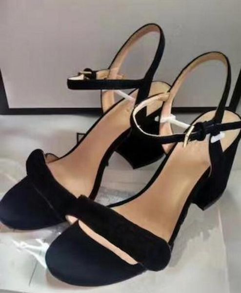 casual shoes 2022 luxury high heels leather sandal suede mid-heel 7-11cm women designer sandals summer size 35-40 with box, Black
casual shoes 2022 luxury high heels leather sandal suede mid-heel 7-11cm women designer sandals summer size 35-40 with box, Black