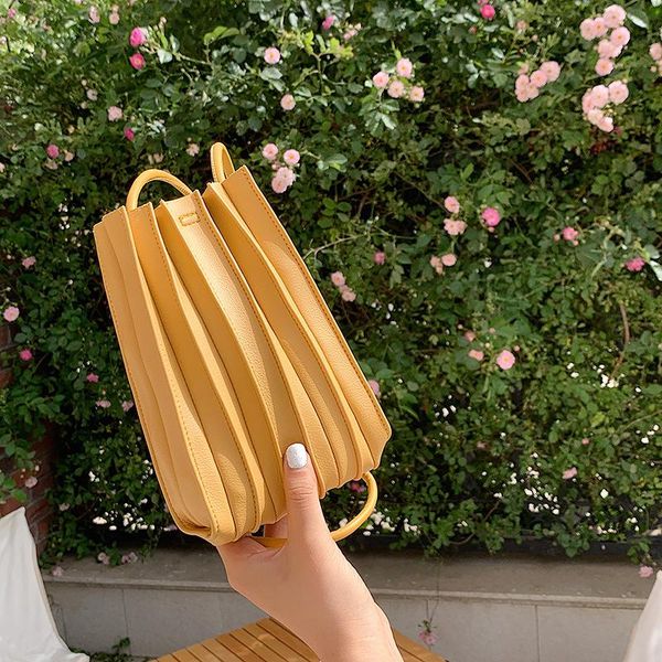 evening bags women handbags shoulder for female pu leather bucket bag crossbody purse trendy phone fashion design
evening bags women handbags shoulder for female pu leather bucket bag crossbody purse trendy phone fashion design