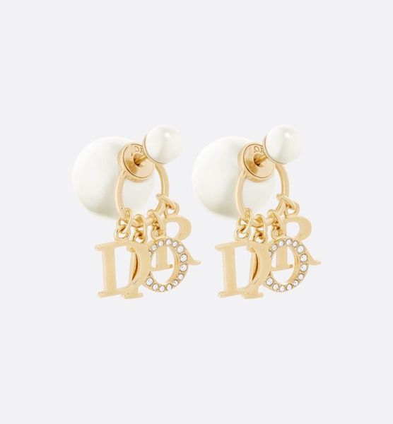 charms / classic letter size pearl earrings women's fashion simple hollow out anti allergy accessories, Golden
charms / classic letter size pearl earrings women's fashion simple hollow out anti allergy accessories, Golden