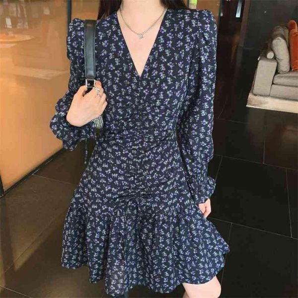 korean vintage floral print mermaid dress women long sleeve v neck boho beach casual ruffles party es robe femme 210514, Black;gray
korean vintage floral print mermaid dress women long sleeve v neck boho beach casual ruffles party es robe femme 210514, Black;gray