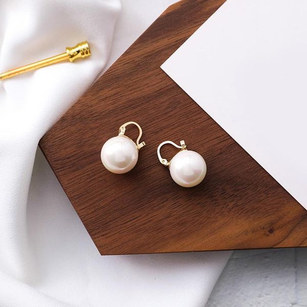 hoop & huggie exquisite simple big clear pearl earrings round white jewelry classic for women elegant gifts, Golden;silver
hoop & huggie exquisite simple big clear pearl earrings round white jewelry classic for women elegant gifts, Golden;silver