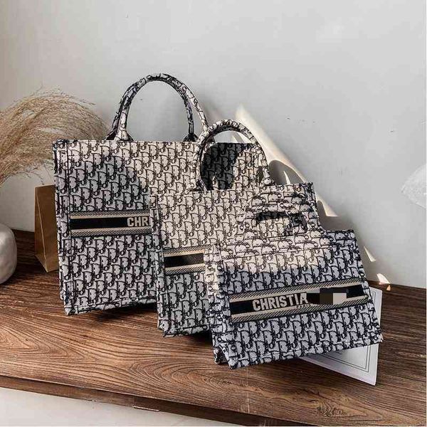 65% off factory wholesale large capacity bag women's fashion version one shoulder tote bag ins foreign style portable small square
65% off factory wholesale large capacity bag women's fashion version one shoulder tote bag ins foreign style portable small square