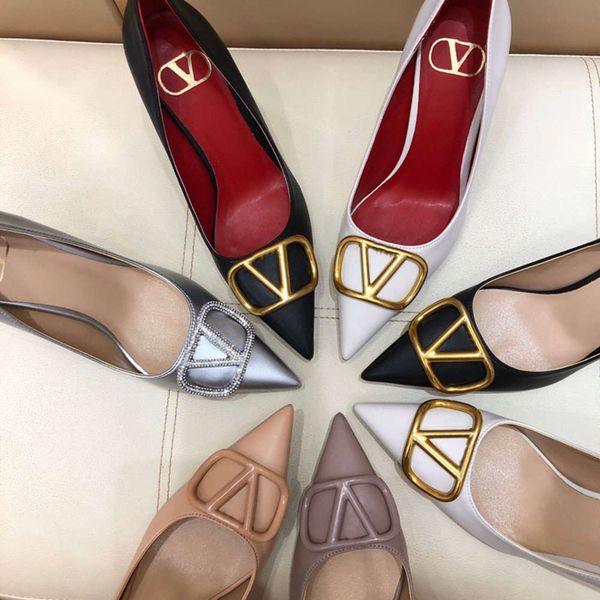 2021 original design new metal v buckle black high heels dress shoes essential for dinner party
2021 original design new metal v buckle black high heels dress shoes essential for dinner party