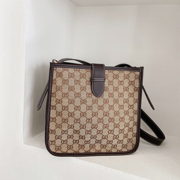 new printed small square bag women's fashion and winter foreign style wide webbed messenger large capacity shoulder handbags premium
new printed small square bag women's fashion and winter foreign style wide webbed messenger large capacity shoulder handbags premium