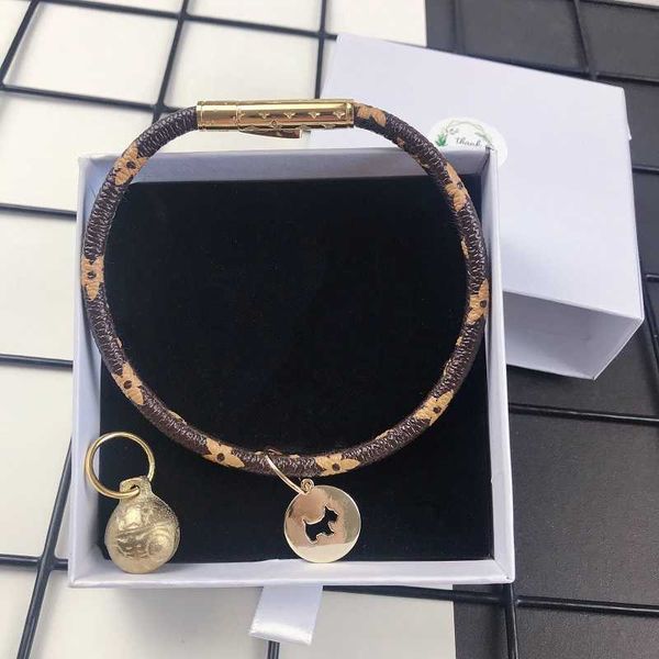 chao brand pet and cat identity card hanging rope leather old flower small medium large dog tag collar
chao brand pet and cat identity card hanging rope leather old flower small medium large dog tag collar